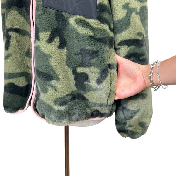 Rails Wesley Green Black Camo Soft Faux Fur Zipper Jacket Pockets Revolve - Picture 10 of 16